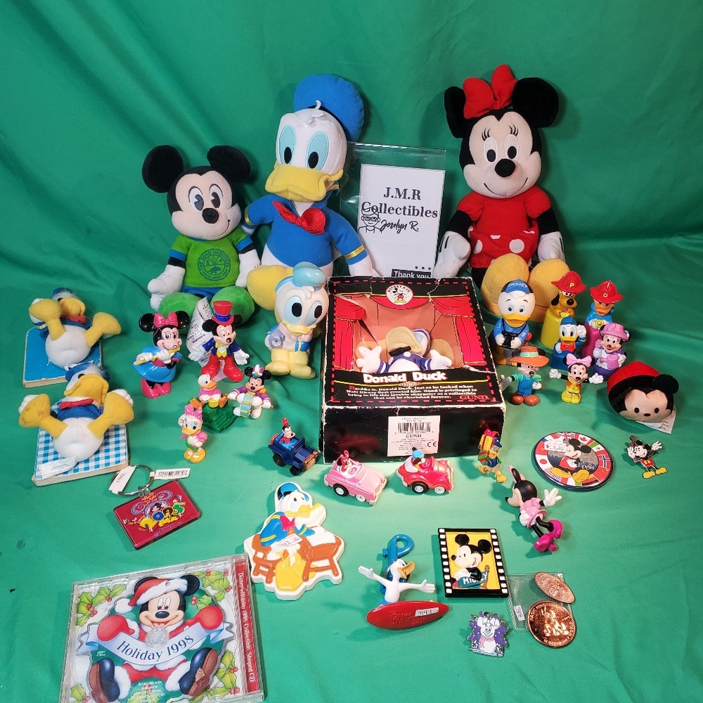 Large Lot of Vintage Disney Toys & Figurines Mickey Mouse Donald Duck Collection